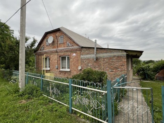 Затишний просторий будинок в хорошому стані є усі комунікації39595 Хмельницький