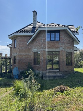 Продам двоповерховий будинок з дуже гарним кваєвидом - фото 1