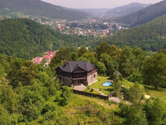 Продається винятковий, сучасний будинок в унікальному місці в м.Яремче Яремче