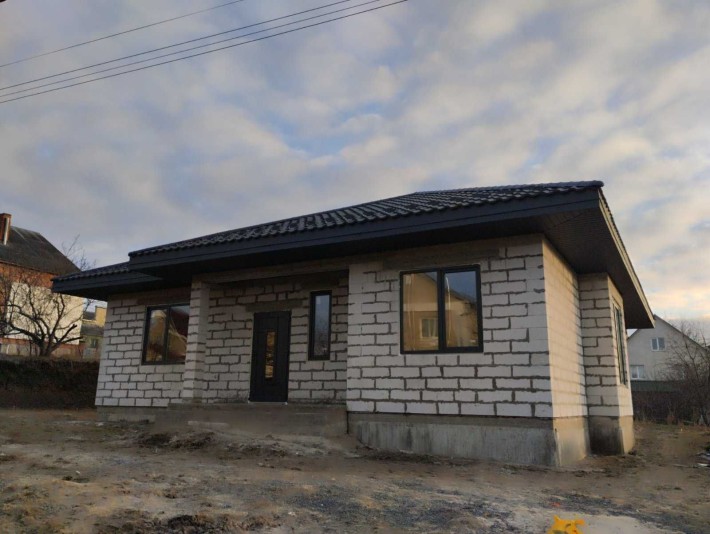 Новобудова на 10 сотках в затишному районі міста - фото 1