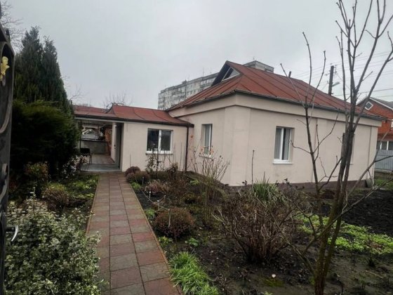 Продаж приватного будинку в місті Хмельницький
