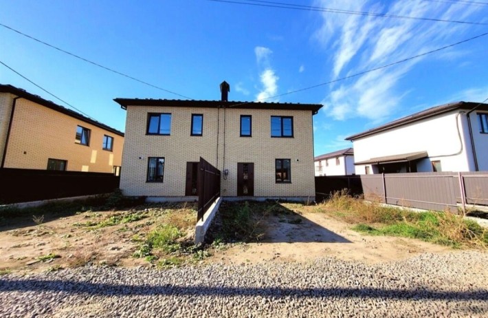 Продам таунхаус.  Зручне розташування.  Підведено комунікації. - фото 1