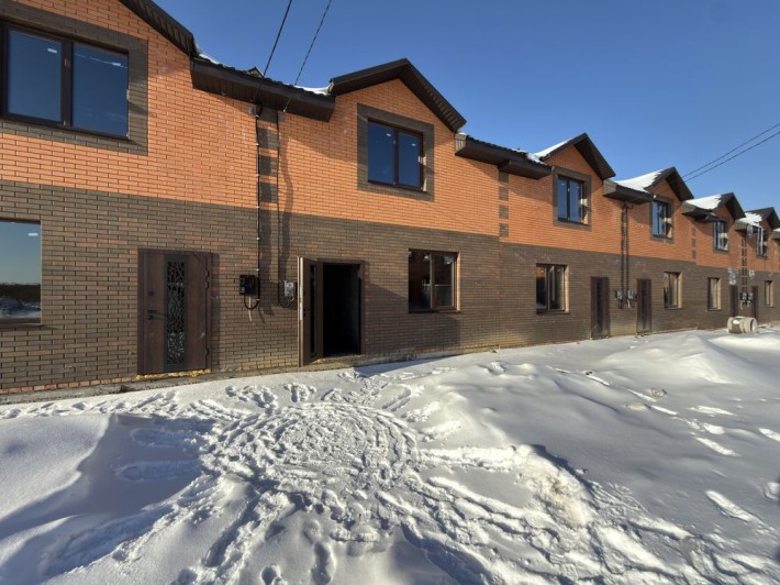 Трьохкімнатний танхаус з власною землею - фото 1