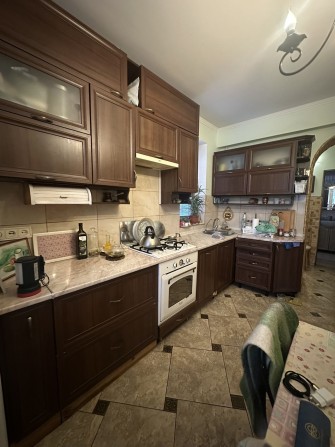 Будинок з хорошим ремонтом, є всі комунікації. Усе залишається! 42152 - фото 1