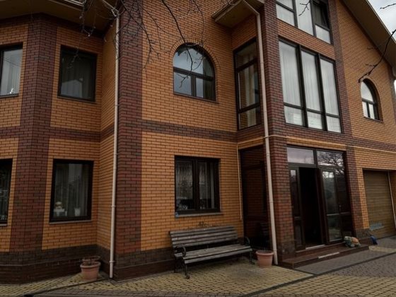 Продаж розкішного будинку з ділянкою Хмельницький