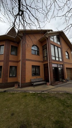 Продаж розкішного будинку з ділянкою - фото 1
