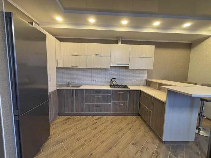 Будинок з ремонтом та меблями без комісії для покупця - фото 1