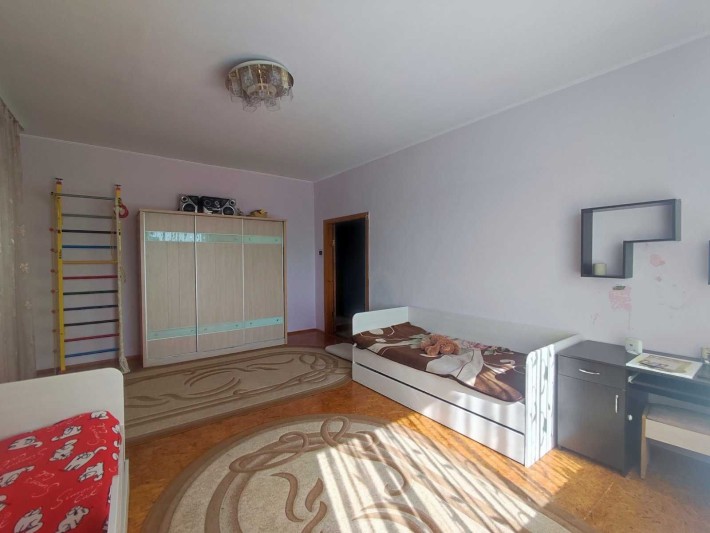 Добротний 2-поверховий будинок 276м2 на Кемпінгу, Стрижавка. - фото 1