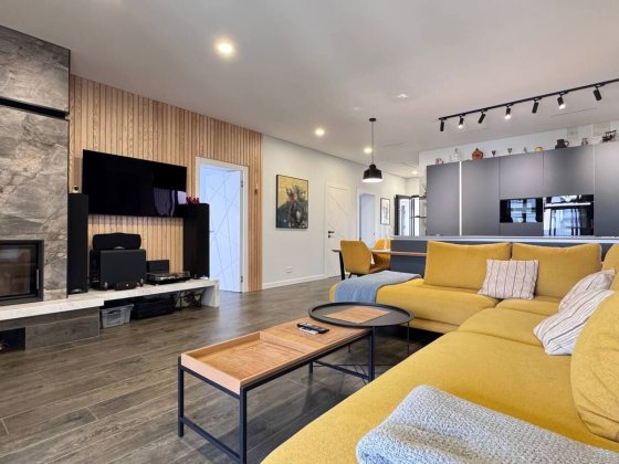 Будинок з дизайнерським ремонтом. Тепла підлога по всій площі! 42300 Хмельницький