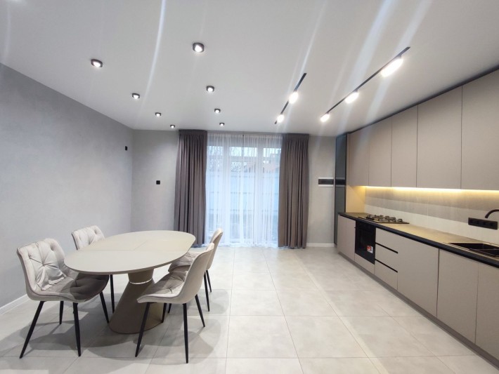 Продаж сучасного таунхаусу - фото 1