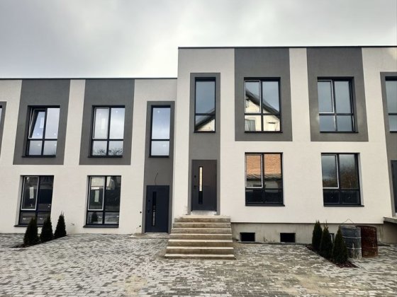 Сучасний таунхаус . Крута локація Зарванці