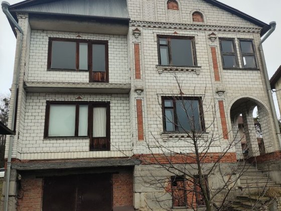 Будинок, господські приміщення, ставок свій Ладыжин