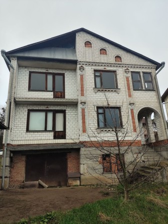 Будинок, господські приміщення, ставок свій - фото 1