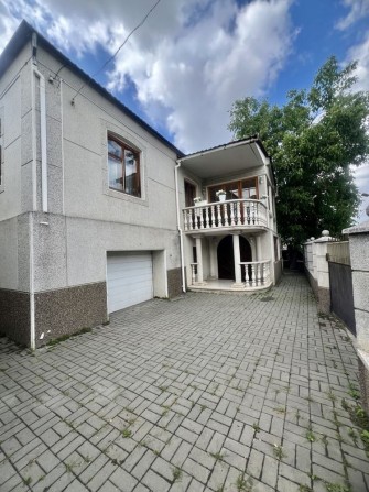 Два будинки в центрі міста - фото 1