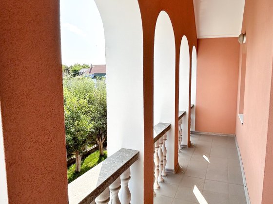 Продаж просторого будинку в місті з ділянкою 10 соток! Хмельницький