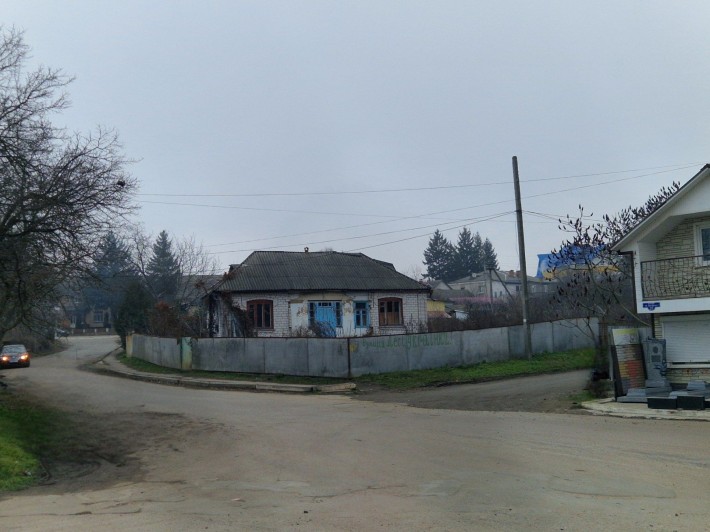 Будинок в центрі міста - фото 1