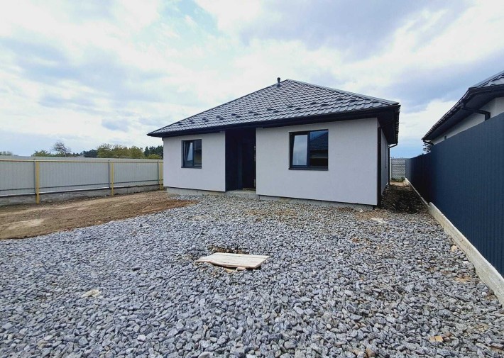 Продається затишний будинок в центрі с. Якушинці - фото 1