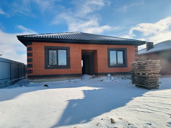 Продаж будинку 95 кв. м, 3 кімнати, на вул.Б. Хмельницького Яkyшинці Якушинці