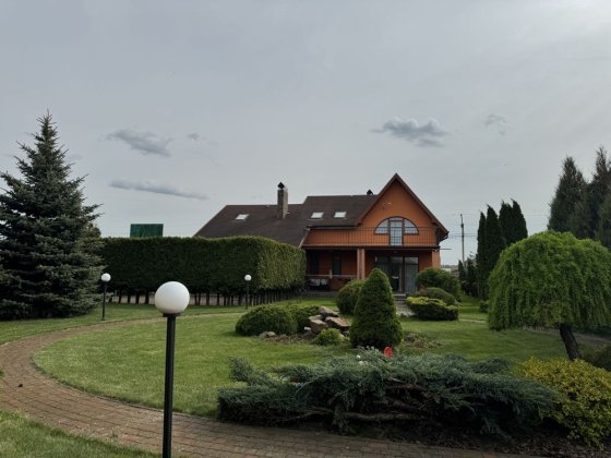 Продаж двохповерхового будинку Рованці