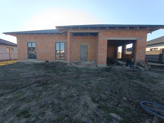 Рованці! Баобаб 500 м.Всі комунікації,10 сот.гараж та тераса під одним Рованці