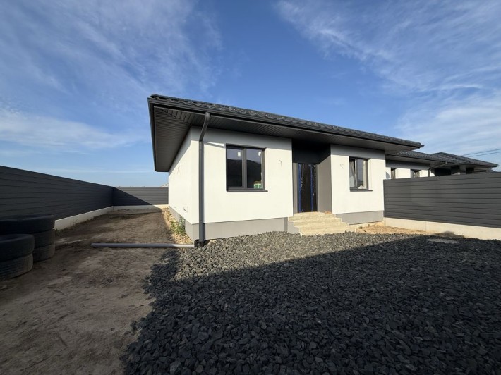 Продаж дуплексу на ділянці 2.5 сот. за привабливою ціною у Струмівці. - фото 1