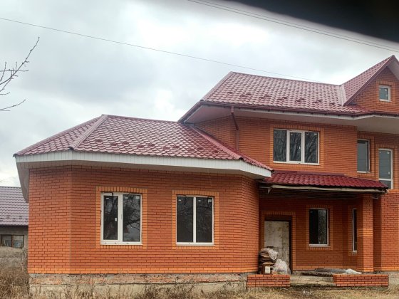 Будинок з територією Зміїнець