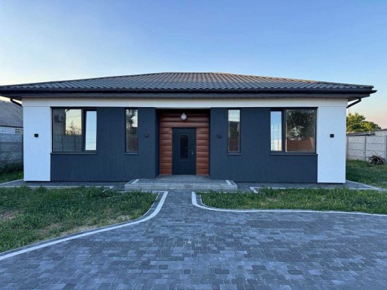 Сучасний енергоефективний будинок в центрі м. Підгородне Підгородне