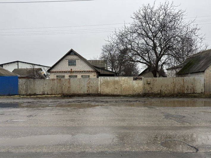 Продаж ділянки та будинку на вул. Центральній, Підгородне - фото 1