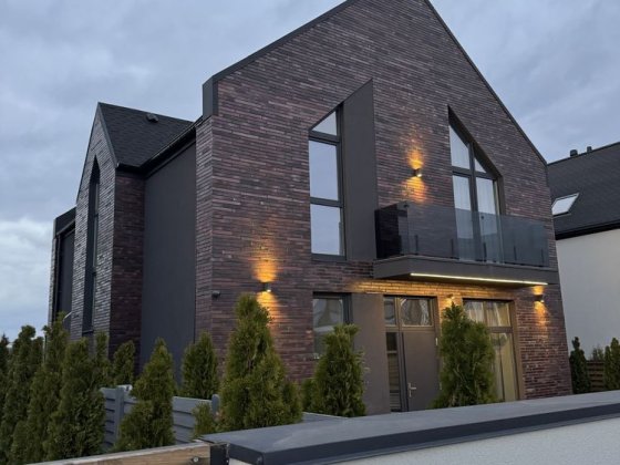 Сучасний будинок у КМ Золоті ключі Слобожанське