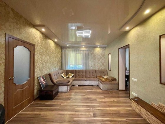 Продам просторий будинок в Підгородньому з ремонтом Підгородне