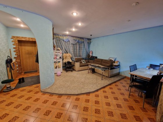 Продам таунхаус смт Слобожанское  есть свет Слобожанське