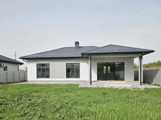 Продам новый дом (сучасний будинок) в Обуховке Обухівка