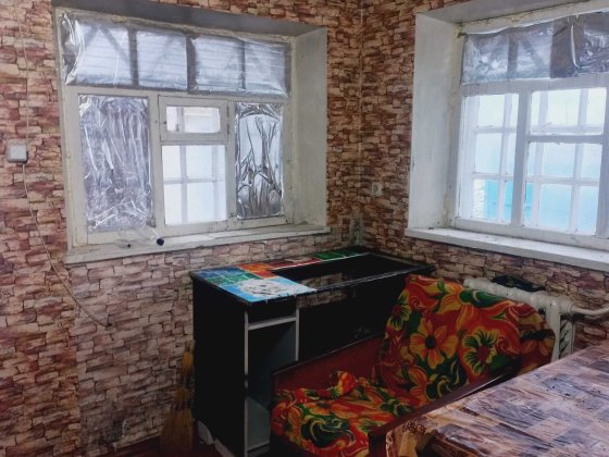 Продам дом, участок 15 соток в с.Орловщина. Центр.