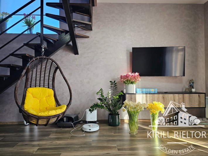 В кг «Золотые Ключи»  продается таунхаус с ремонтом и крытой парковкой - фото 1