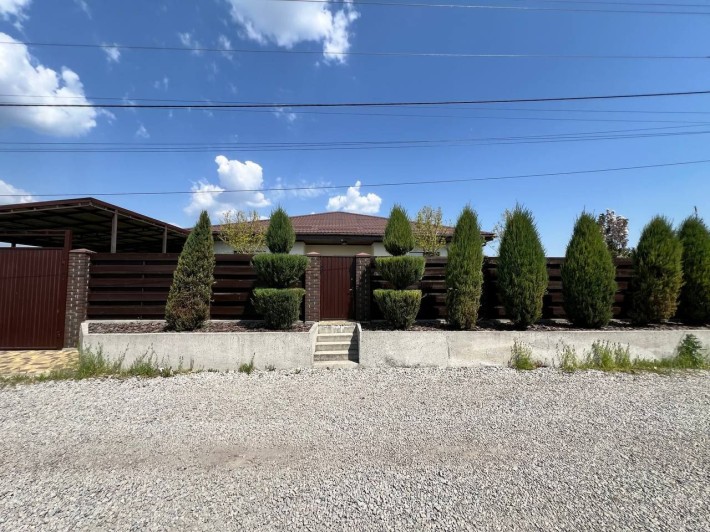 Продаётся новый дом в Обуховке с дорогим ремонтом - фото 1