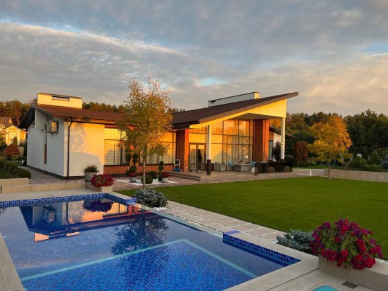 Продаётся новый современный VIP дом в самом элитном районе Обуховки Обухівка