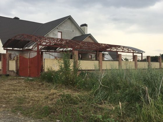 Продам дом в с. Орловщина район церкви и ипподрома Орлівщина