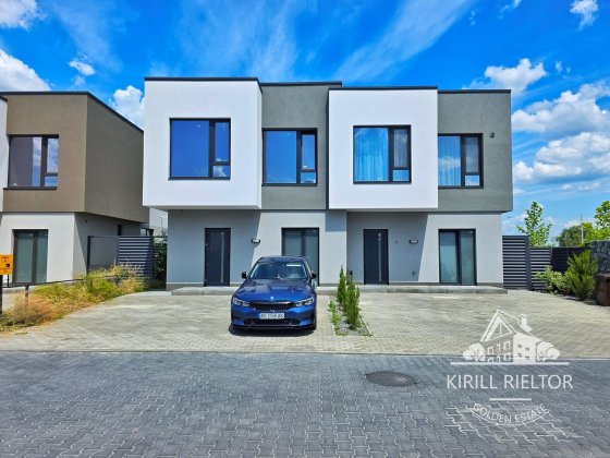 В коттеджном городке «Золотые Ключи» продается современный дуплекс Слобожанське