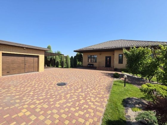 Продаётся качественный добротный дом в начале Обуховки район Некрасова Обухівка