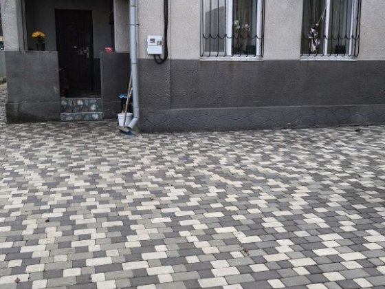 Продам 1/2 будиноку  Синельникове Синельникове