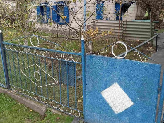 Великий будинок в Лихівці + просторий двір, 2 гаражі, кухня та город Вольногорск