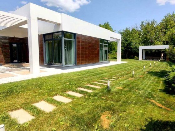 Продажа стильного уютного дома Новоалександровка у реки Новоолександрівка