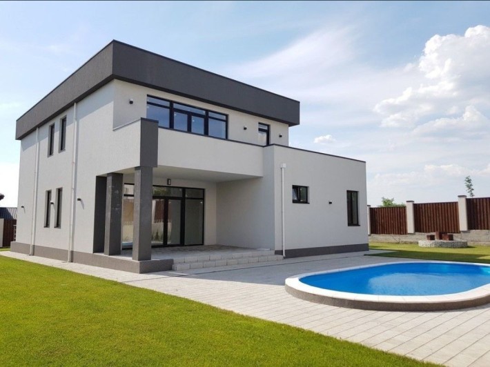 Продаётся дом в Новоалександровке в стиле ХАЙ-ТЕК заходи и живи - фото 1