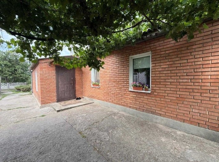 Продам дом в Новоалександровке, ул. Сурская,71 - фото 1