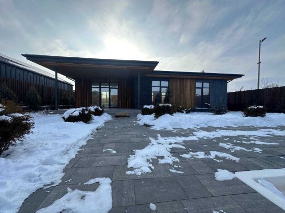 Продам дом с бассейном в Новоалександровке 150 кв район Школы Новоолександрівка