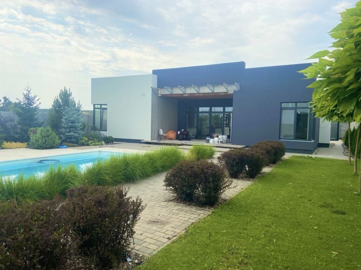 Продам дом в Новоалександровке - фото 1