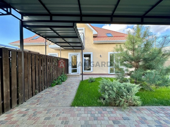 Продам современный 2-х эт. дом-дуплекс 105 м2 в Новоалександровке - фото 1