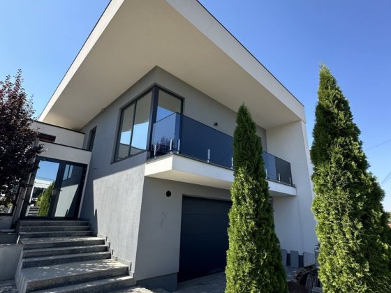 продам дом, участок 15 сот, новый ремонт в Новоолександровке Новоолександрівка