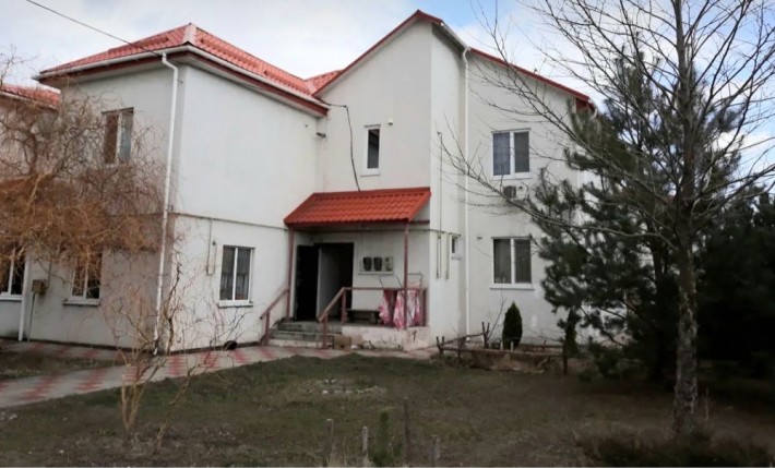 Продам Дом в коттеджном городке Голубые Озера - фото 1