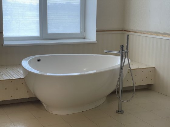 Продам дом со своим берегом Новоселівка